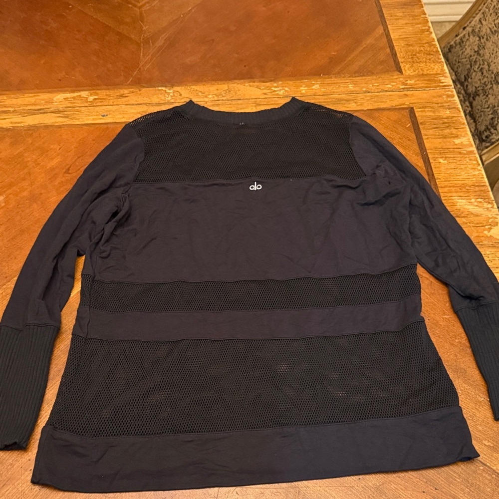 ALO Yoga Long Sleeve Shirt